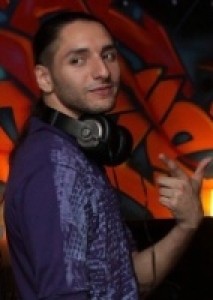 http://imguol.com/c/entretenimento/2015/03/12/chris-g-1426191464641_142x200.jpg